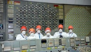 Equipo-de-realización-de-Resumen-Latinomericano-Cuba-en-sala-de-control ...